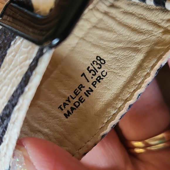 CL by Laundry Taylor Zebra Slide wedge heel Patten Leather Sz 7.5 - Picture 10 of 15